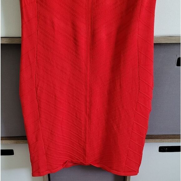 ♥️CACHE Elegant Fire Red Chevron Dress Size L - Picture 7 of 16